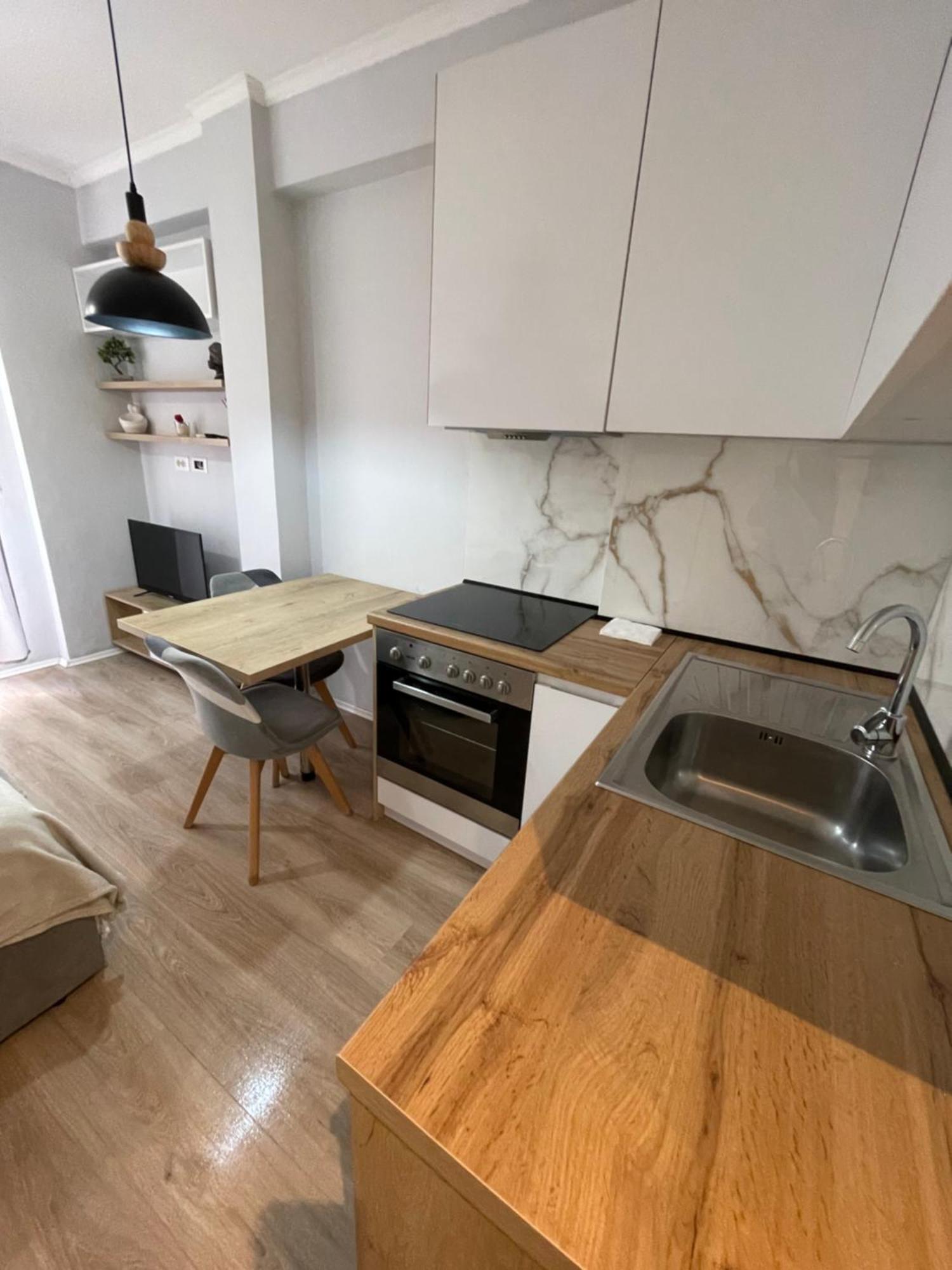 Sunshine Apartment Tirana